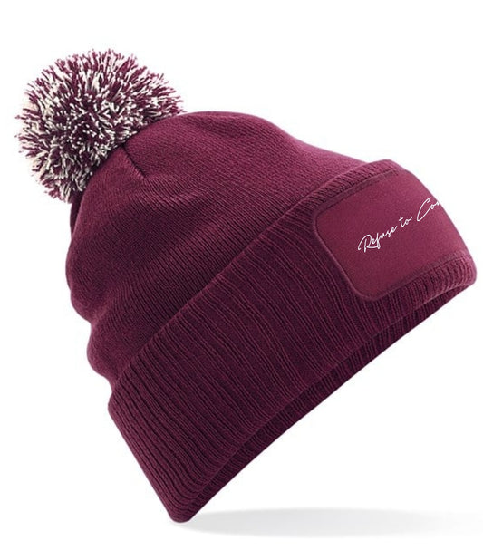 SIGNATURE BOBBLE HAT