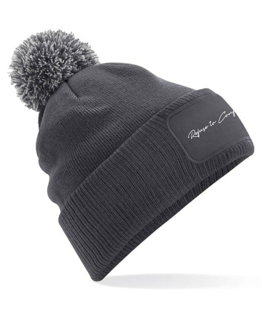 SIGNATURE BOBBLE HAT