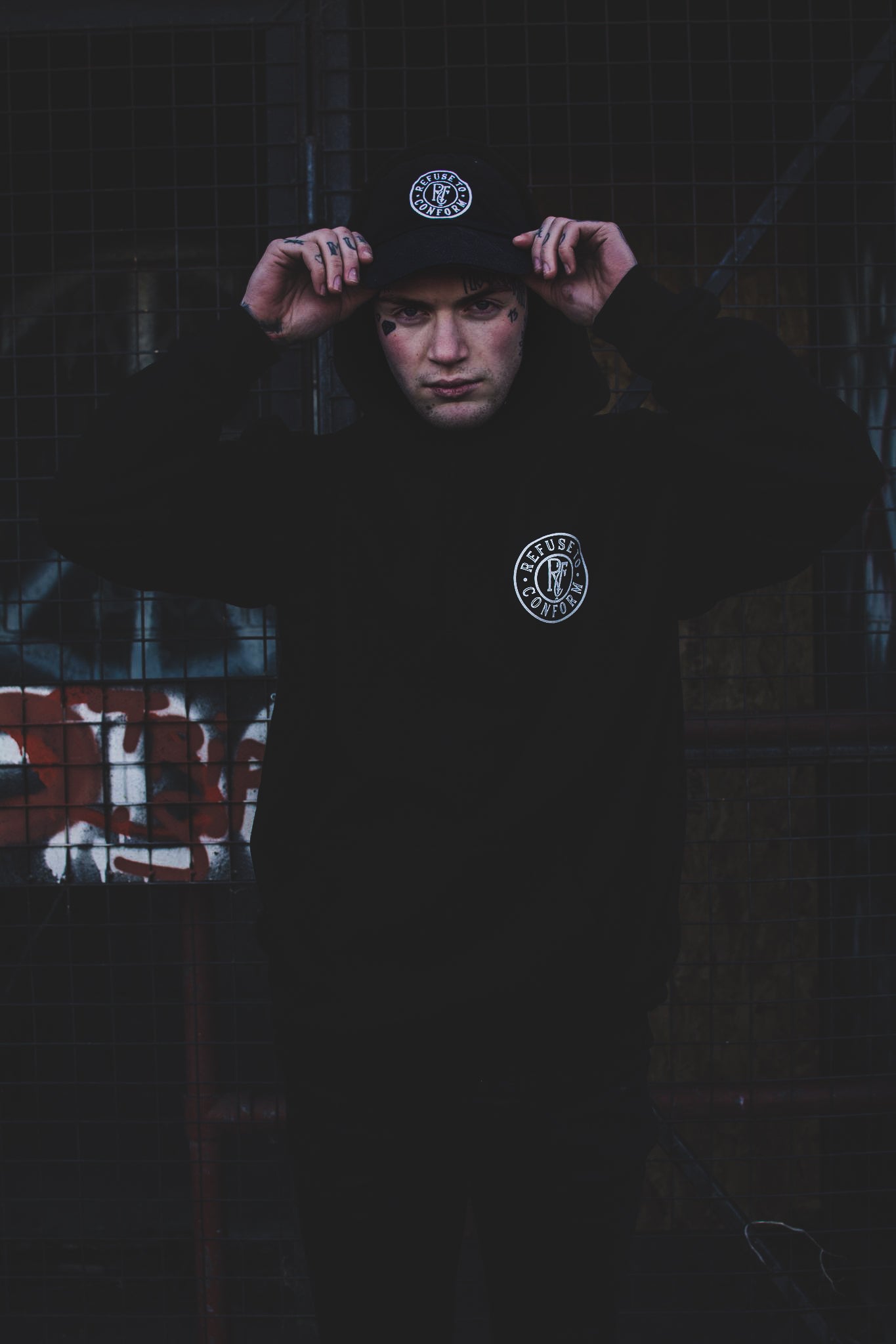 CIRCULAR LOGO HOODIE